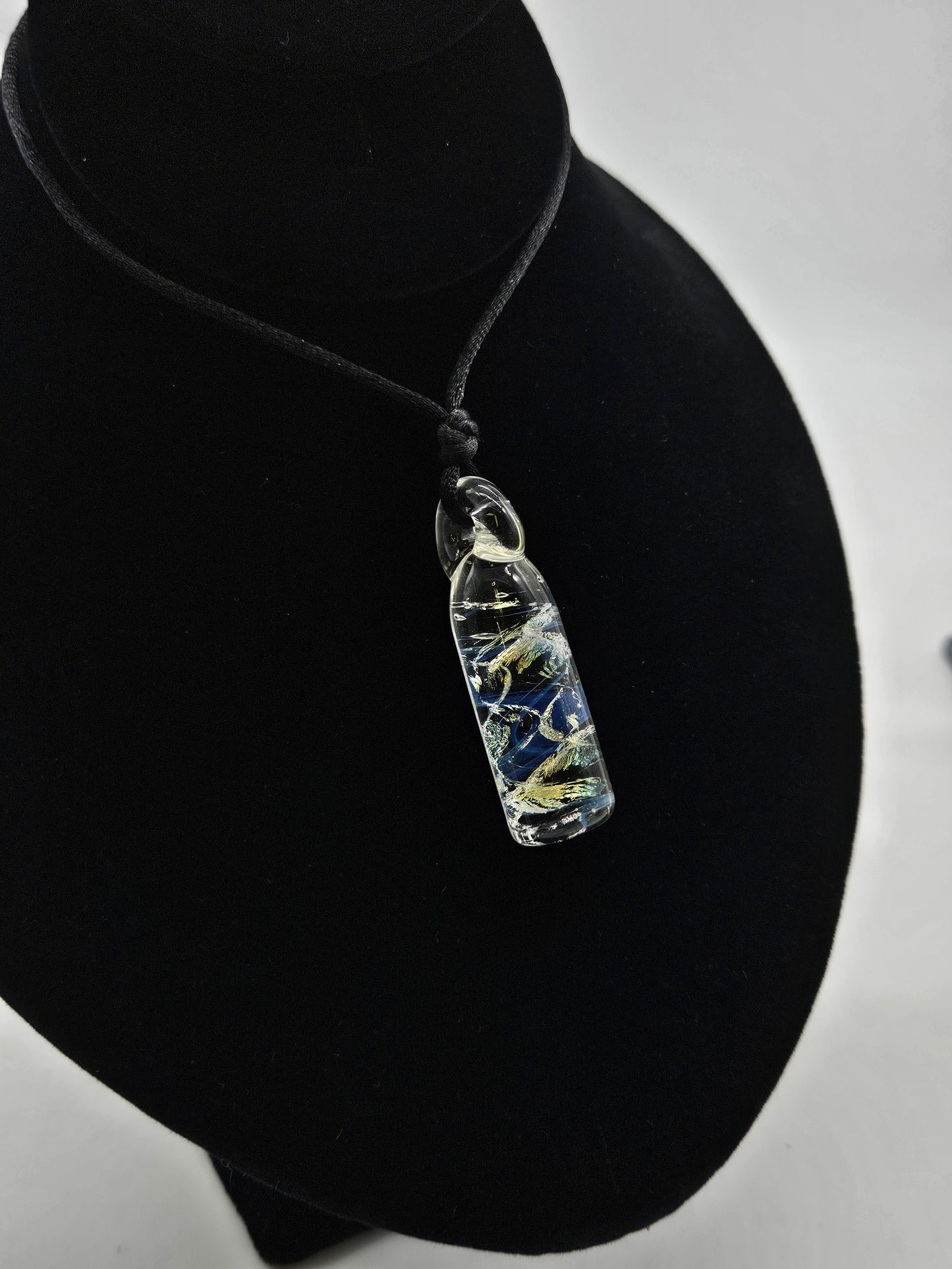 Shimmer Pendant (gold)